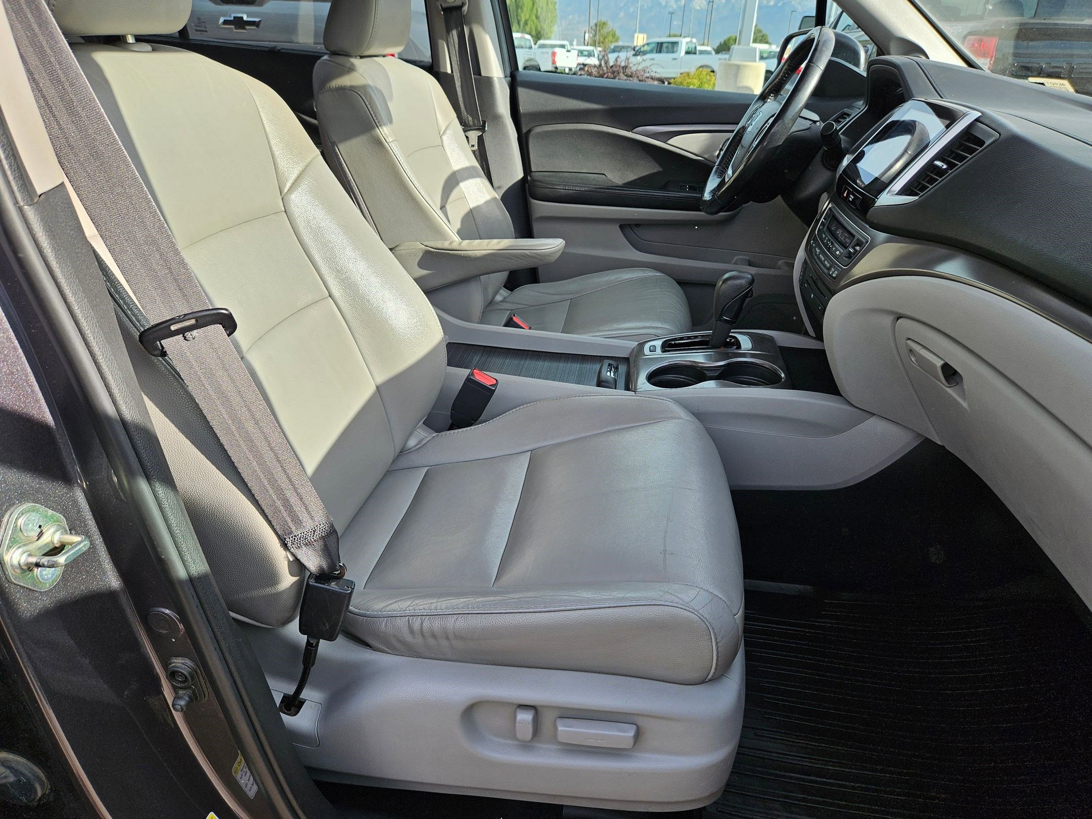 2016 Honda Pilot EX-L photo 29