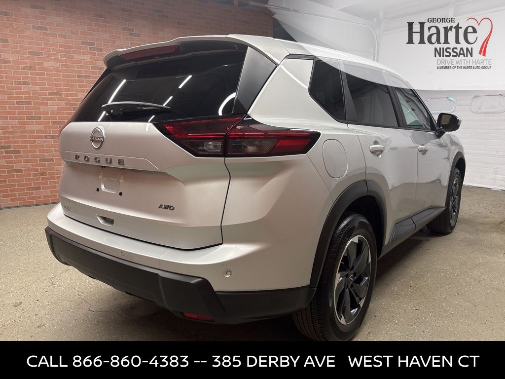 2025 Nissan Rogue SV photo 5