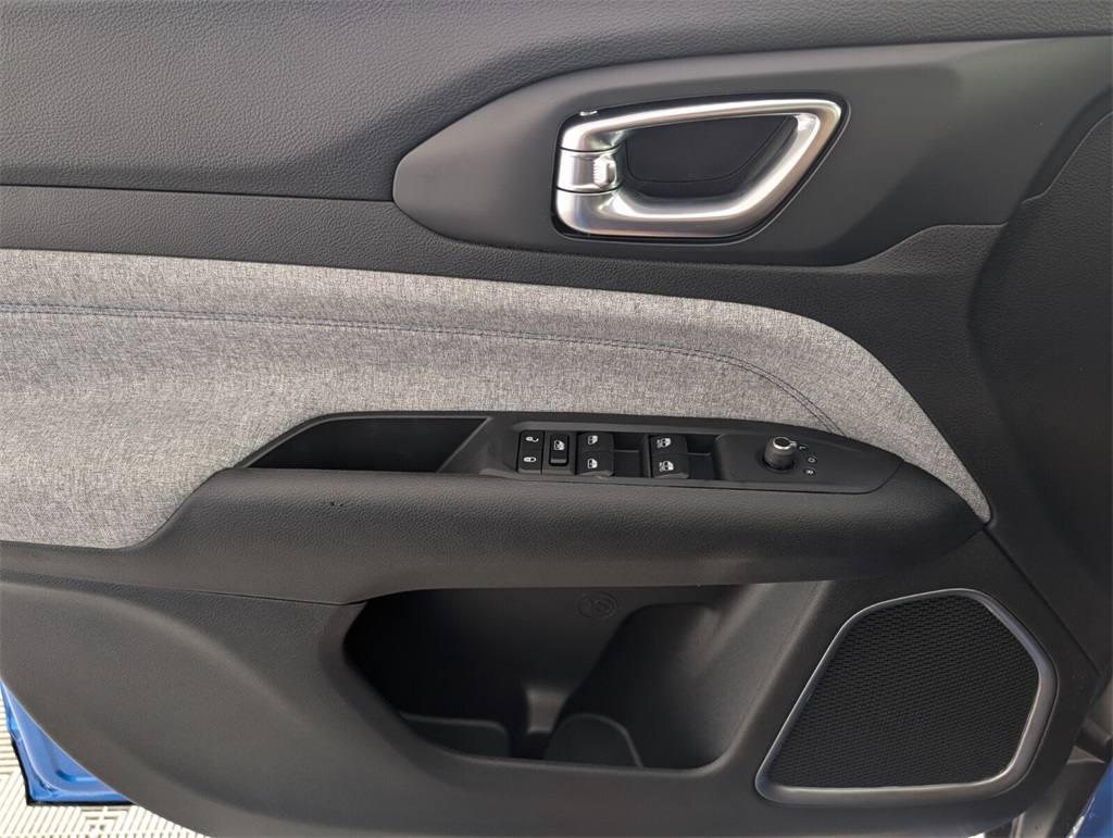 2025 Jeep Compass Latitude photo 12
