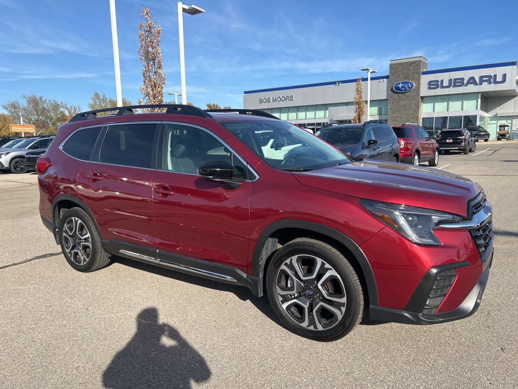 2024 Subaru Ascent Limited's photo
