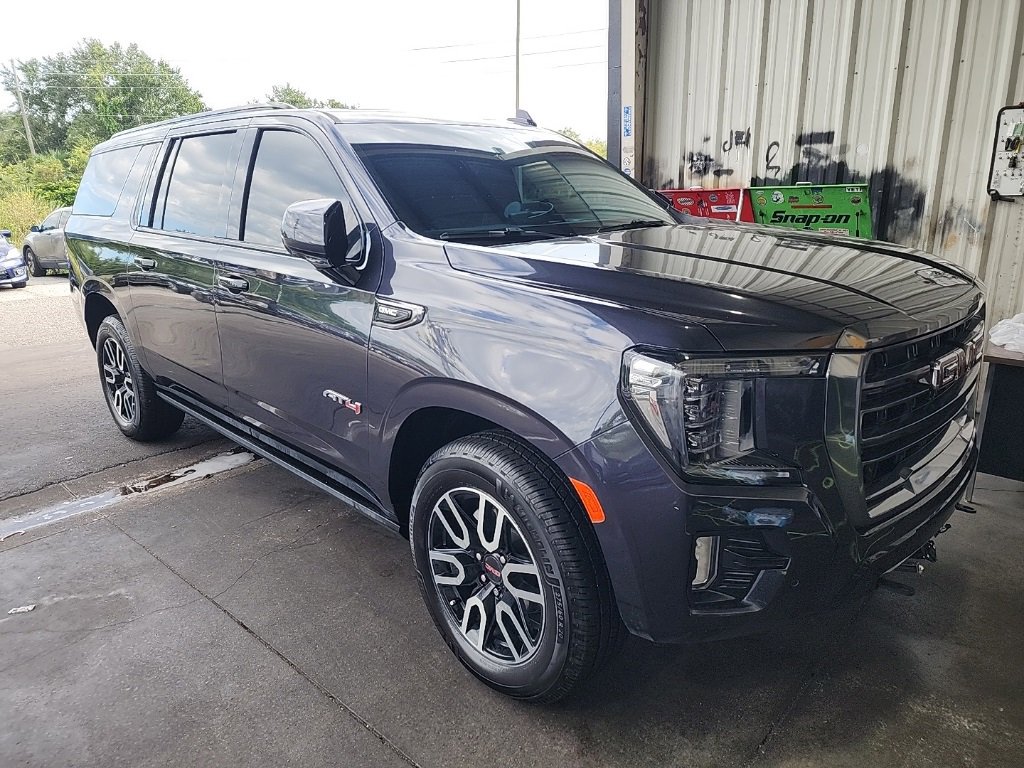 2023 Gmc Yukon XL AT4 photo 3