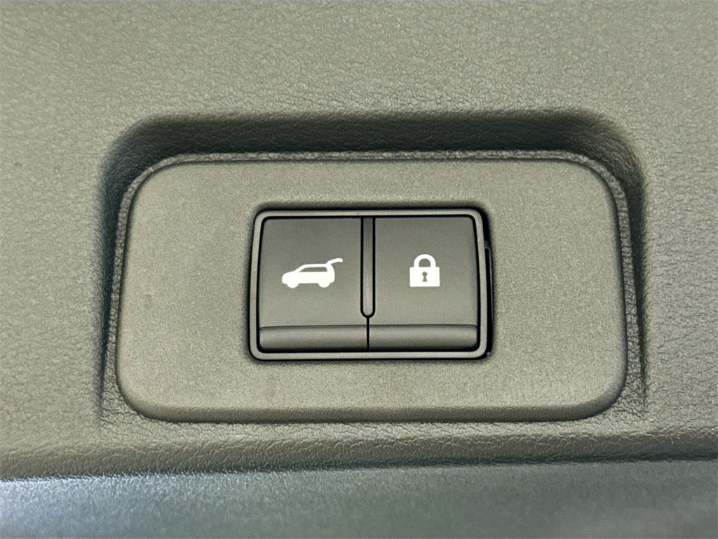 2026 Nissan Rogue Platinum photo 14