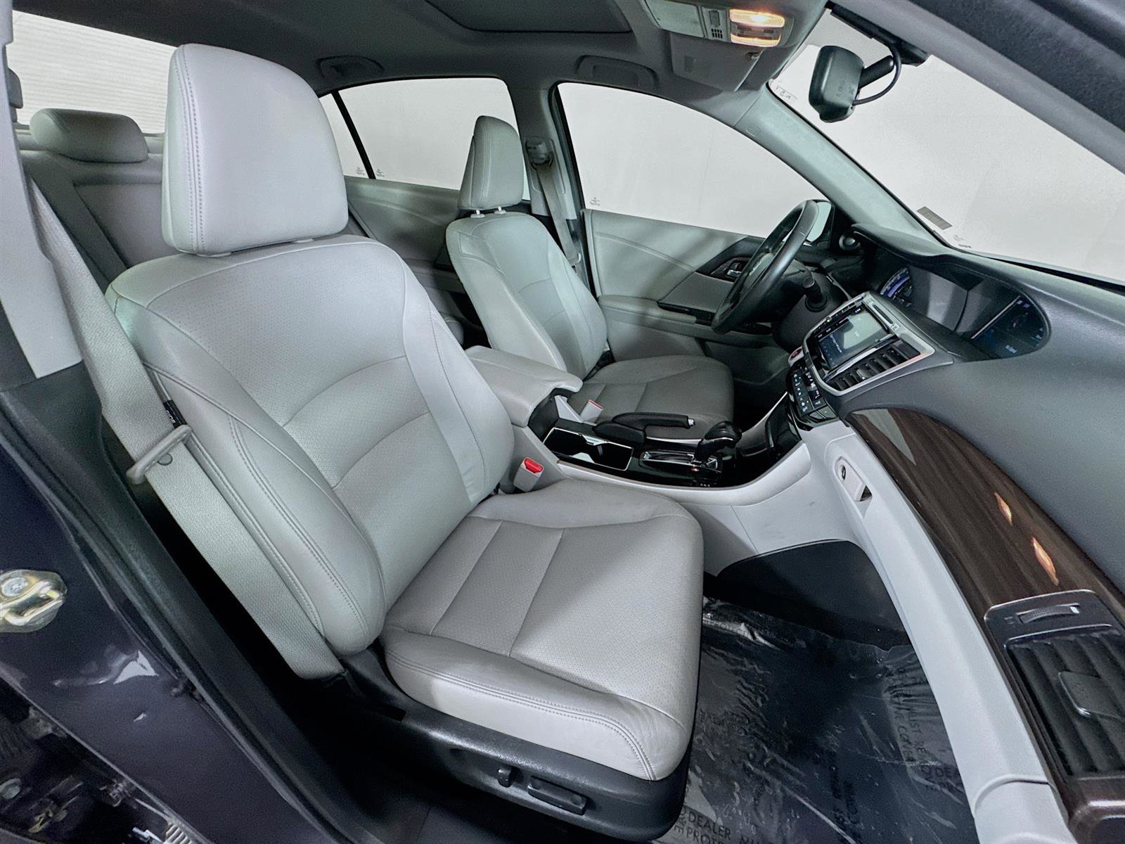 2016 Honda Accord EX-L photo 24