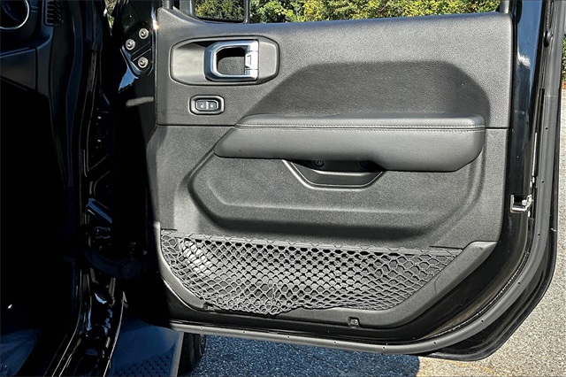 2020 Jeep Wrangler Unlimited Sahara photo 27