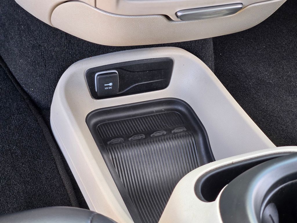 2023 Chrysler Pacifica Touring L photo 26