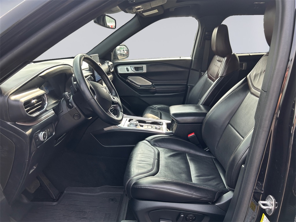 2021 Ford Explorer Platinum photo 4