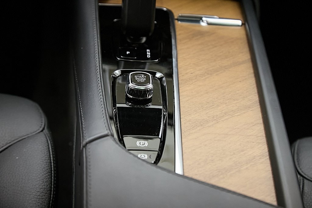 2023 VOLVO XC90 - Image 35