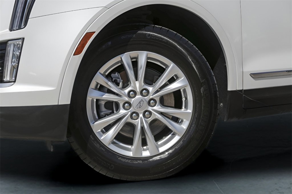 2023 Cadillac XT5 Luxury photo 3