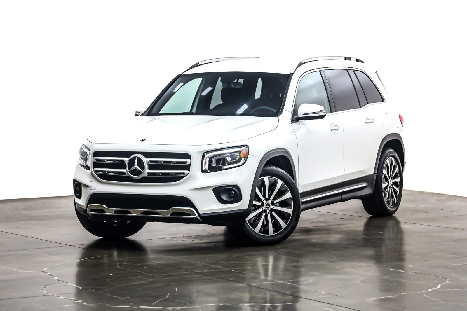 2023 Mercedes-Benz GLB Base's photo