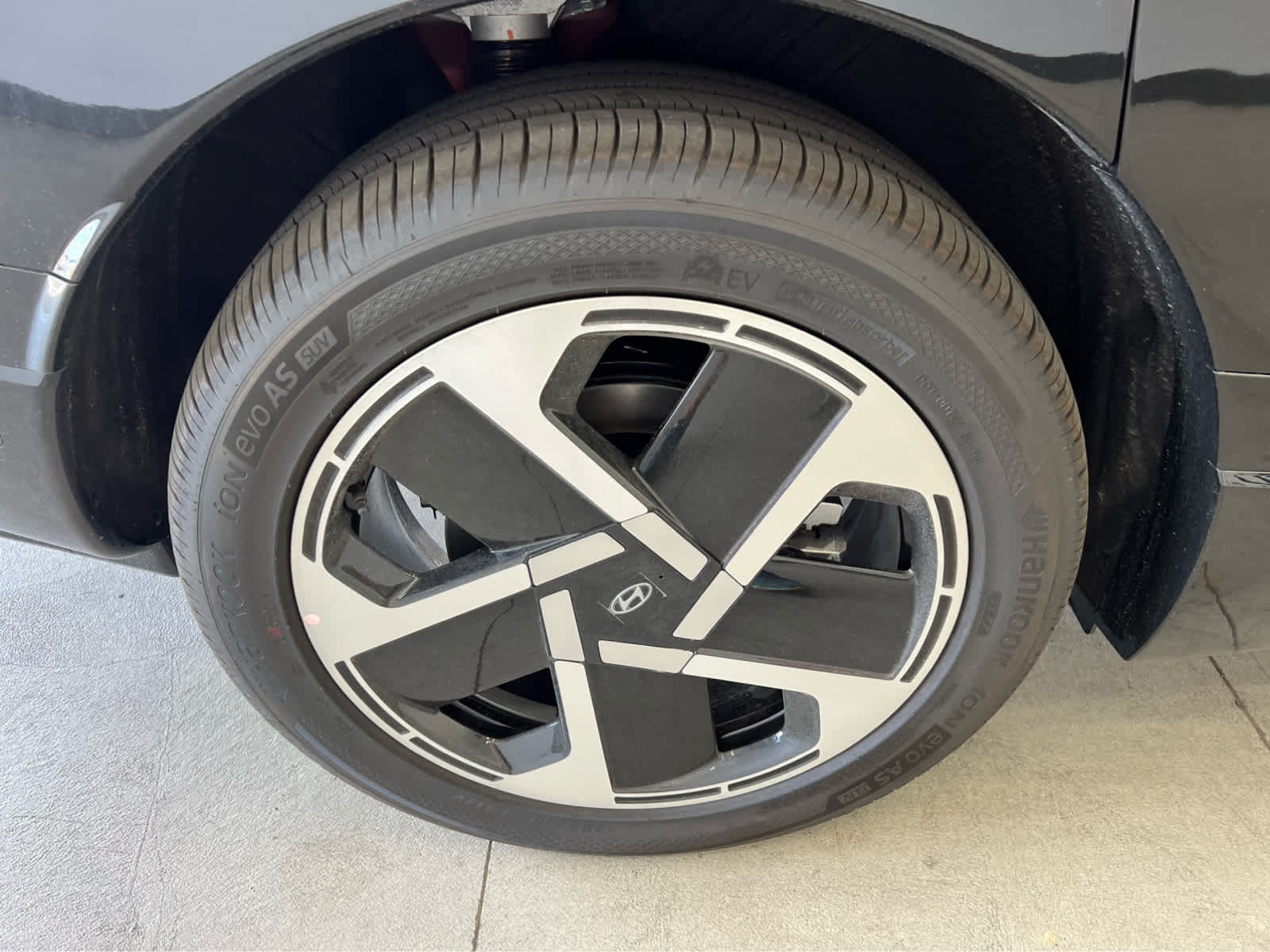 2026 Hyundai Ioniq Limited photo 10