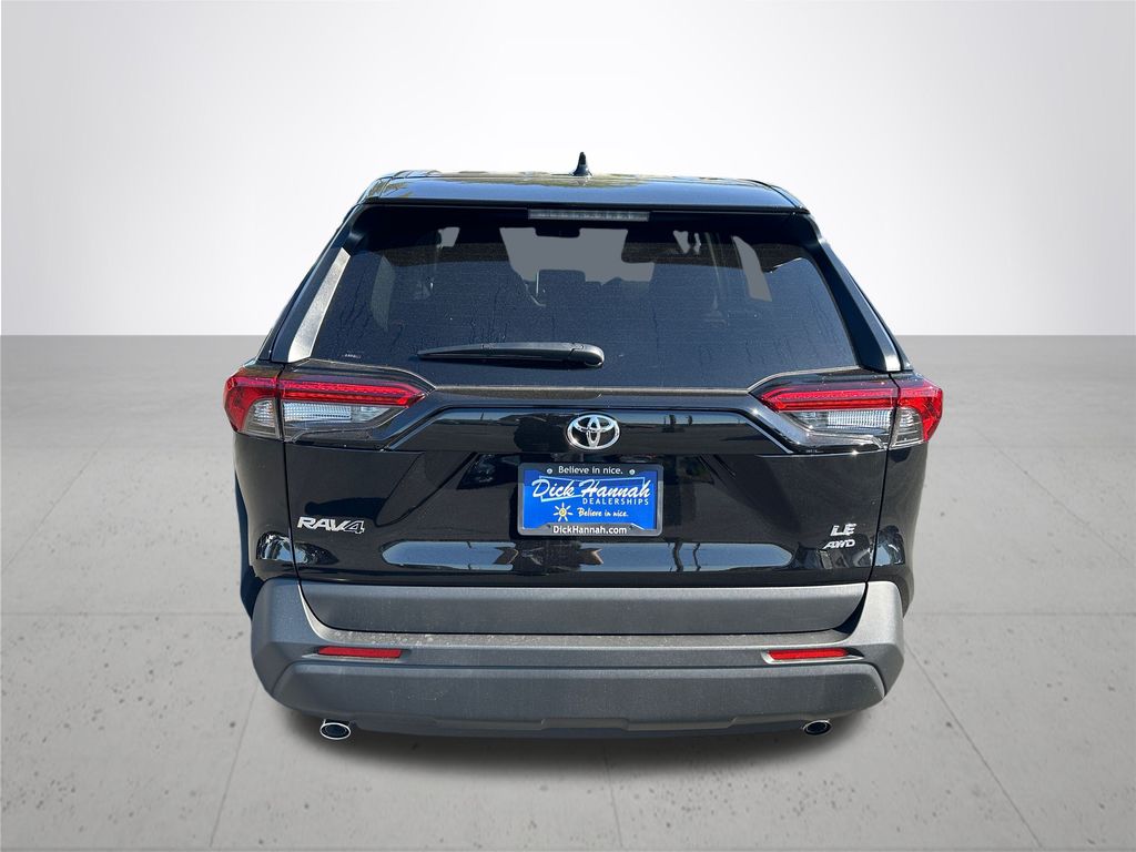 2025 Toyota RAV4 LE photo 7