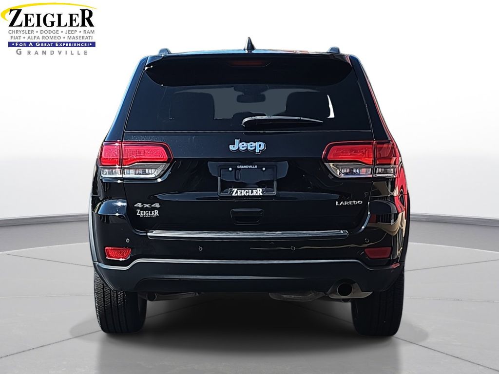 2021 Jeep Grand Cherokee Laredo E photo 3