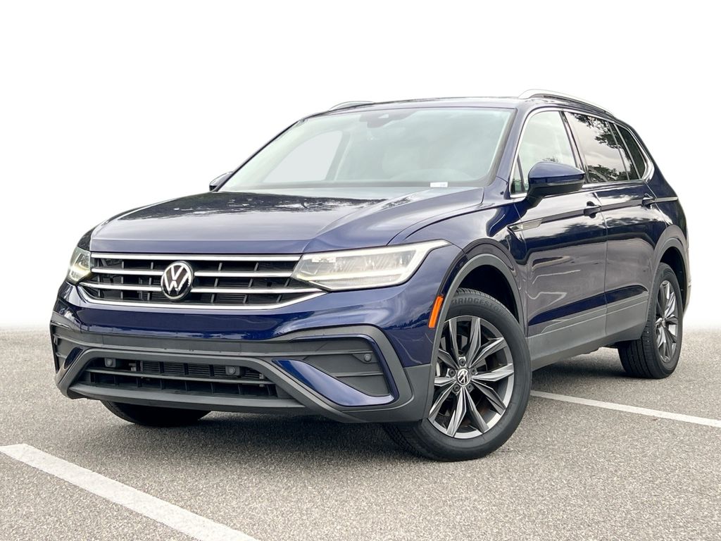 2022 Volkswagen Tiguan SE's photo