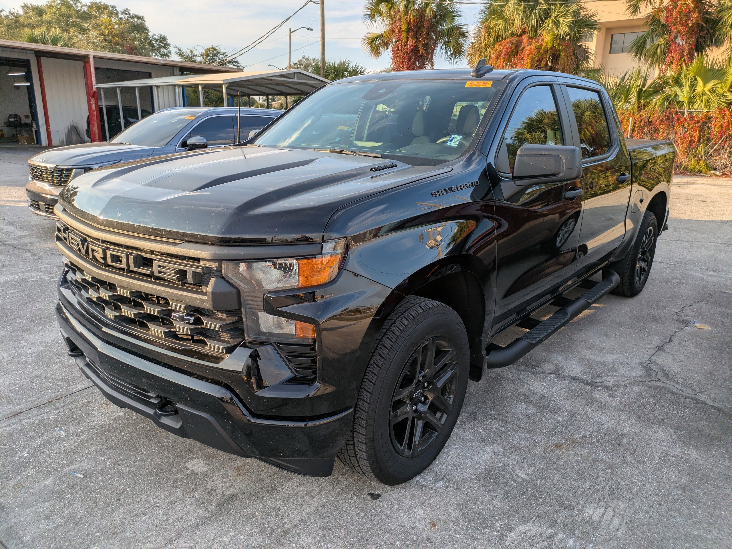 2025 Chevrolet Silverado 1500 Custom photo 2