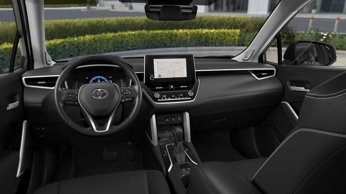 2025 Toyota Corolla Cross XLE photo 12