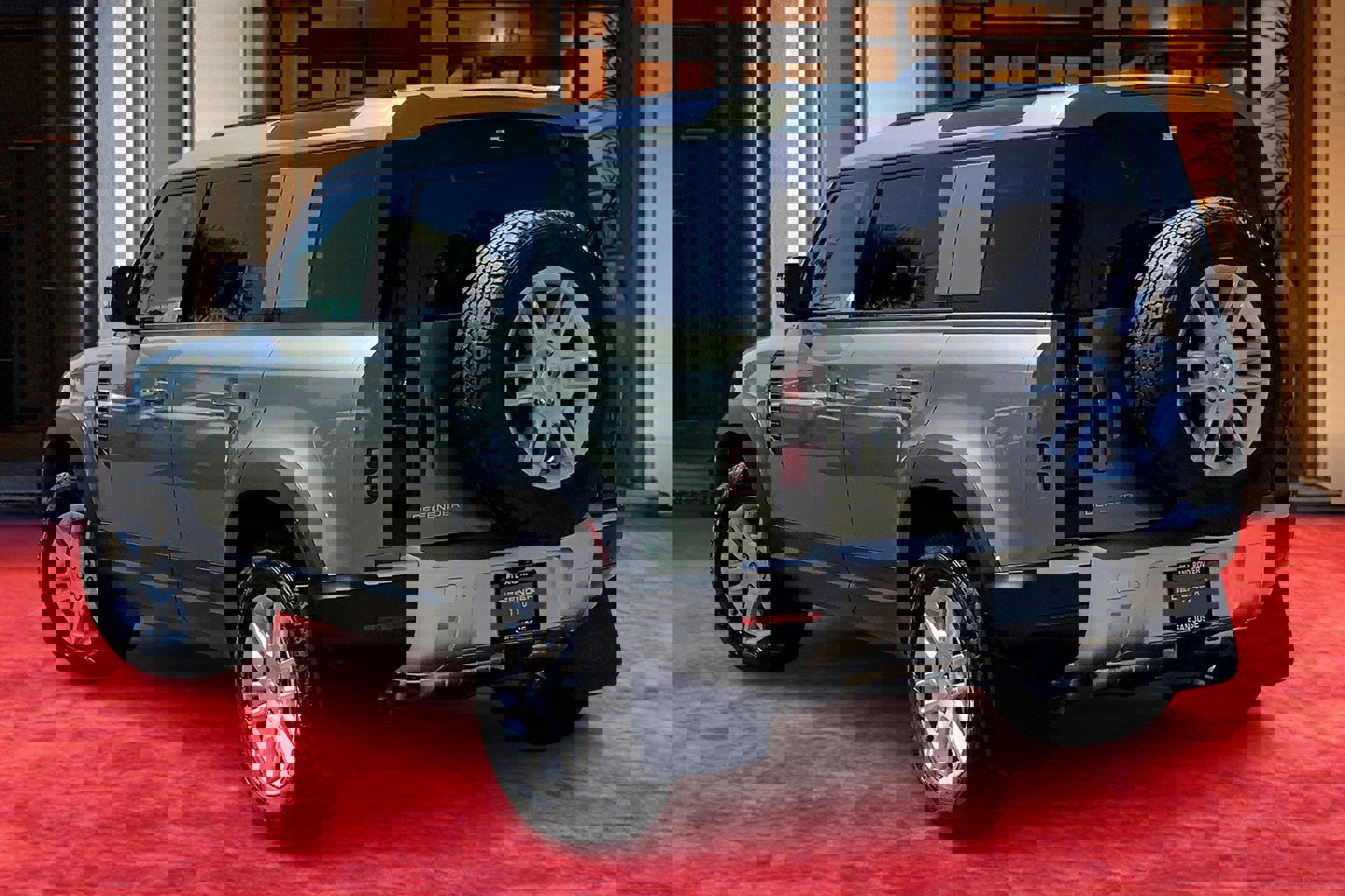 2025 Land Rover Defender 110 S photo 3