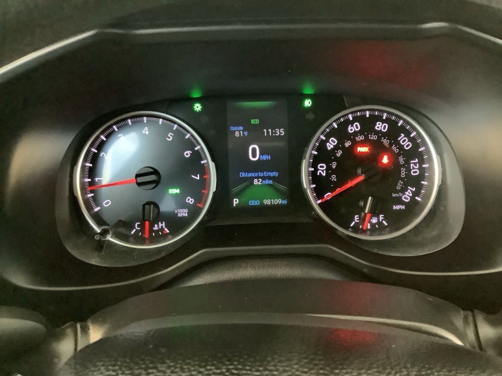 2020 Toyota RAV4 XLE photo 13
