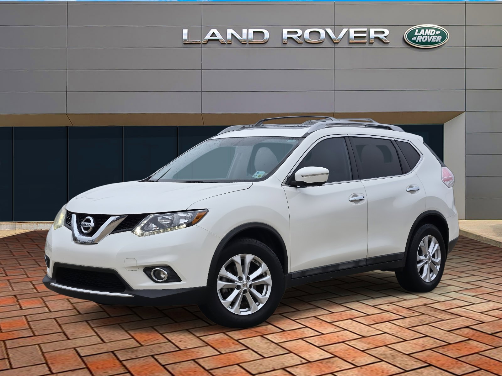 2015 Nissan Rogue SV's photo