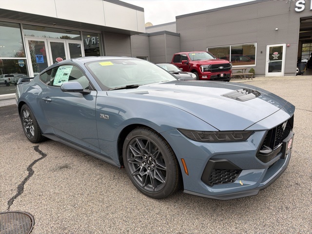 2025 Ford Mustang GT Premium's photo