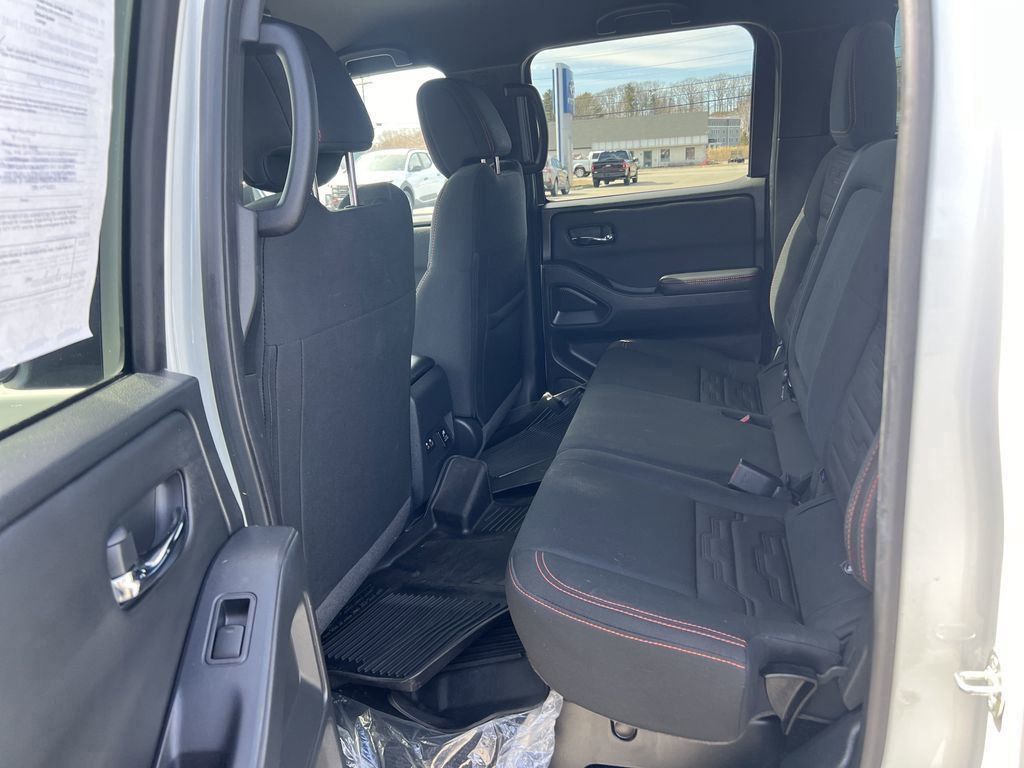 2024 Nissan Frontier PRO-4X photo 14