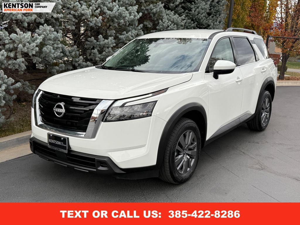 2025 Nissan Pathfinder SV photo 2