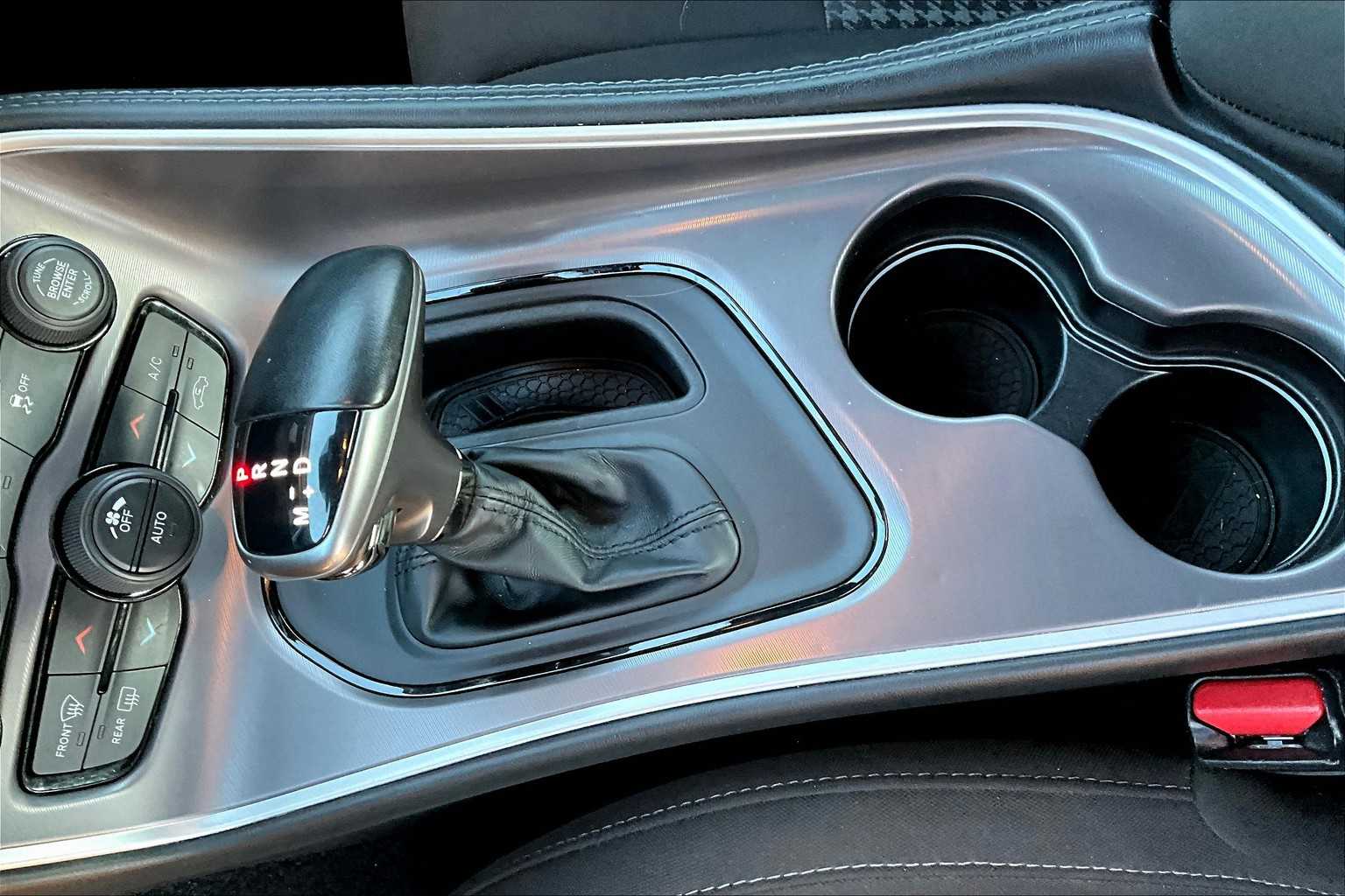 2022 Dodge Challenger R/T photo 13