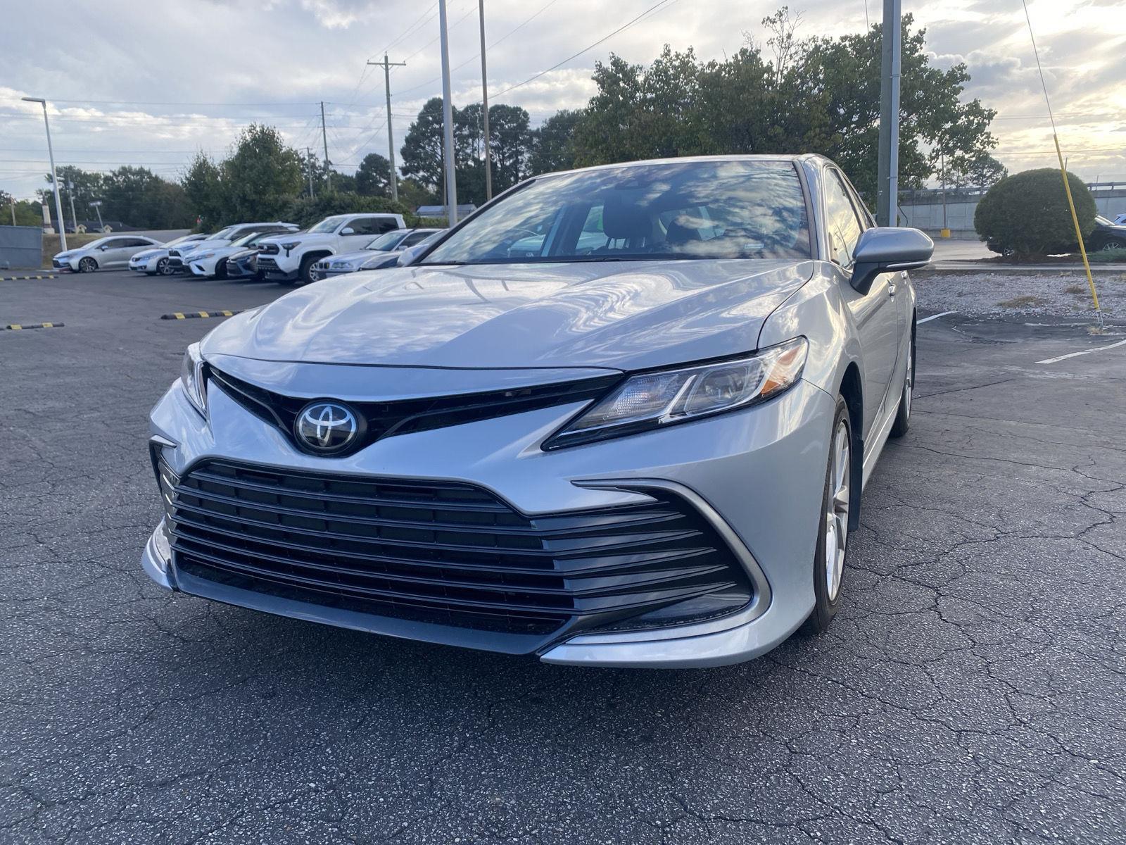 2023 Toyota Camry LE photo 3