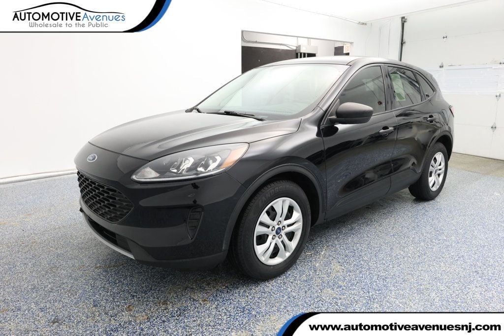 2021 Ford Escape S's photo