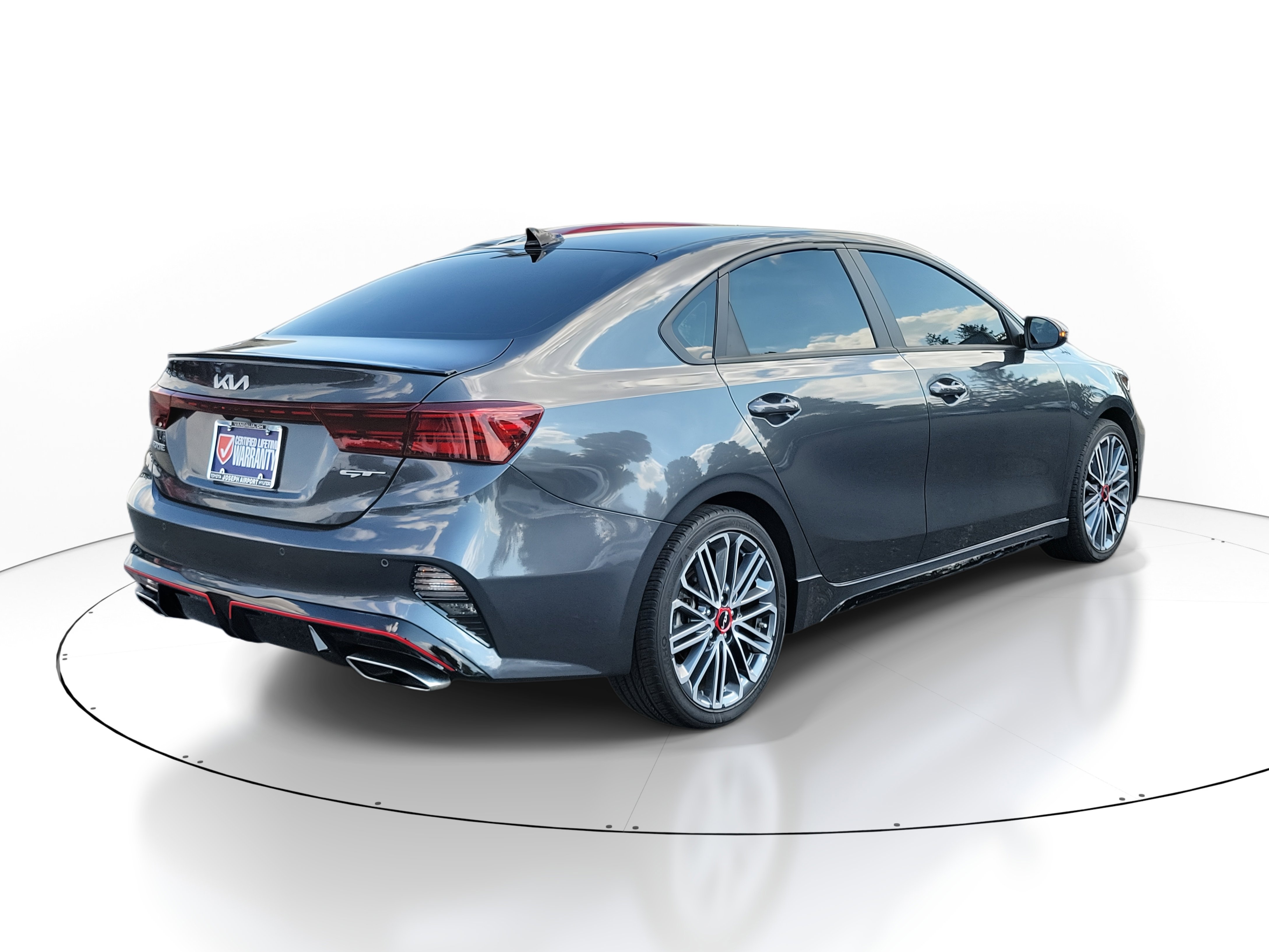 2023 Kia Forte GT photo 4