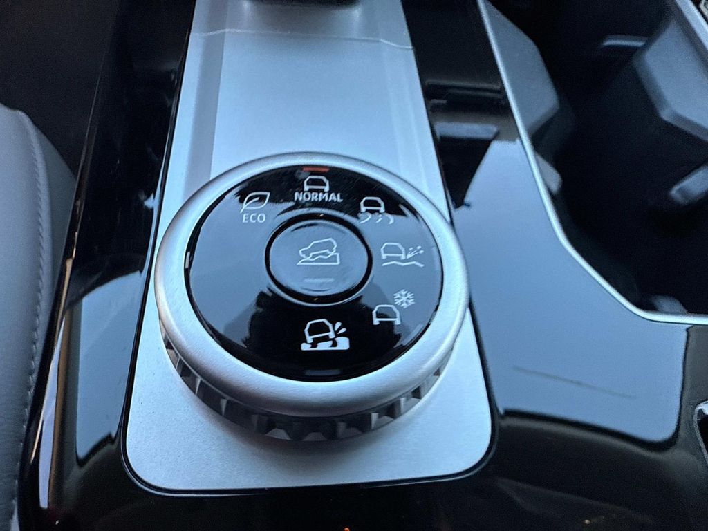 2025 Mitsubishi Outlander SEL GT photo 28