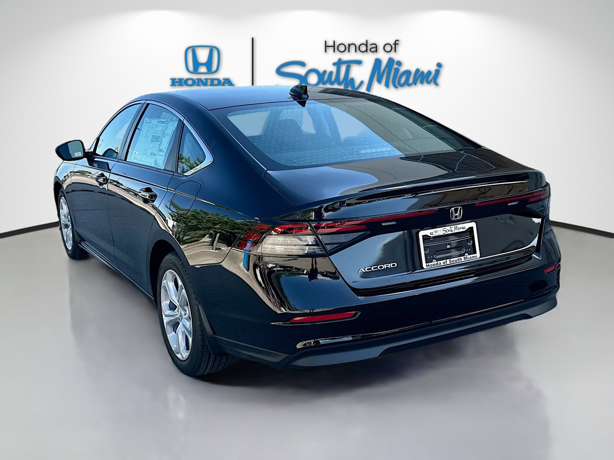 2025 Honda Accord LX photo 4