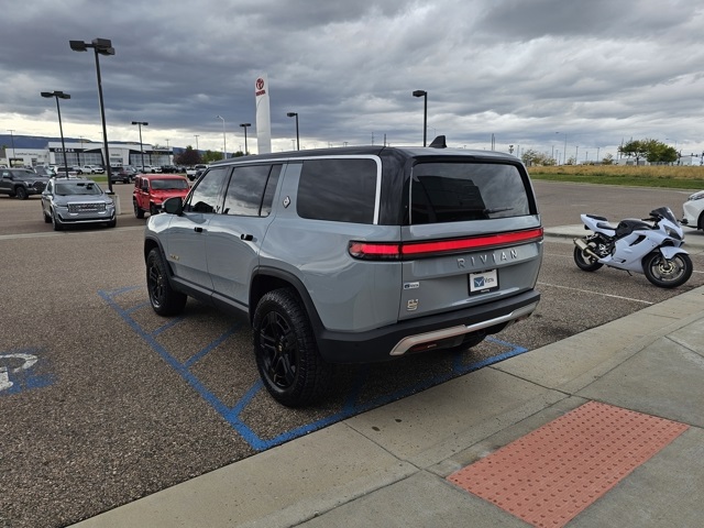 2023 Rivian R1S Adventure photo 6