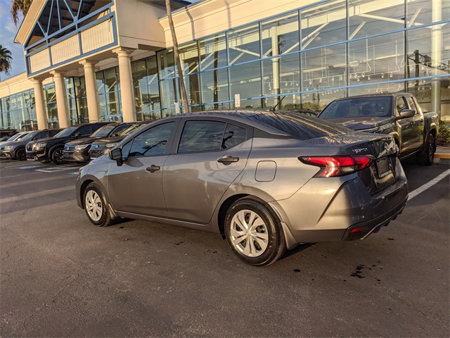 2024 Nissan Versa 1.6 S photo 4