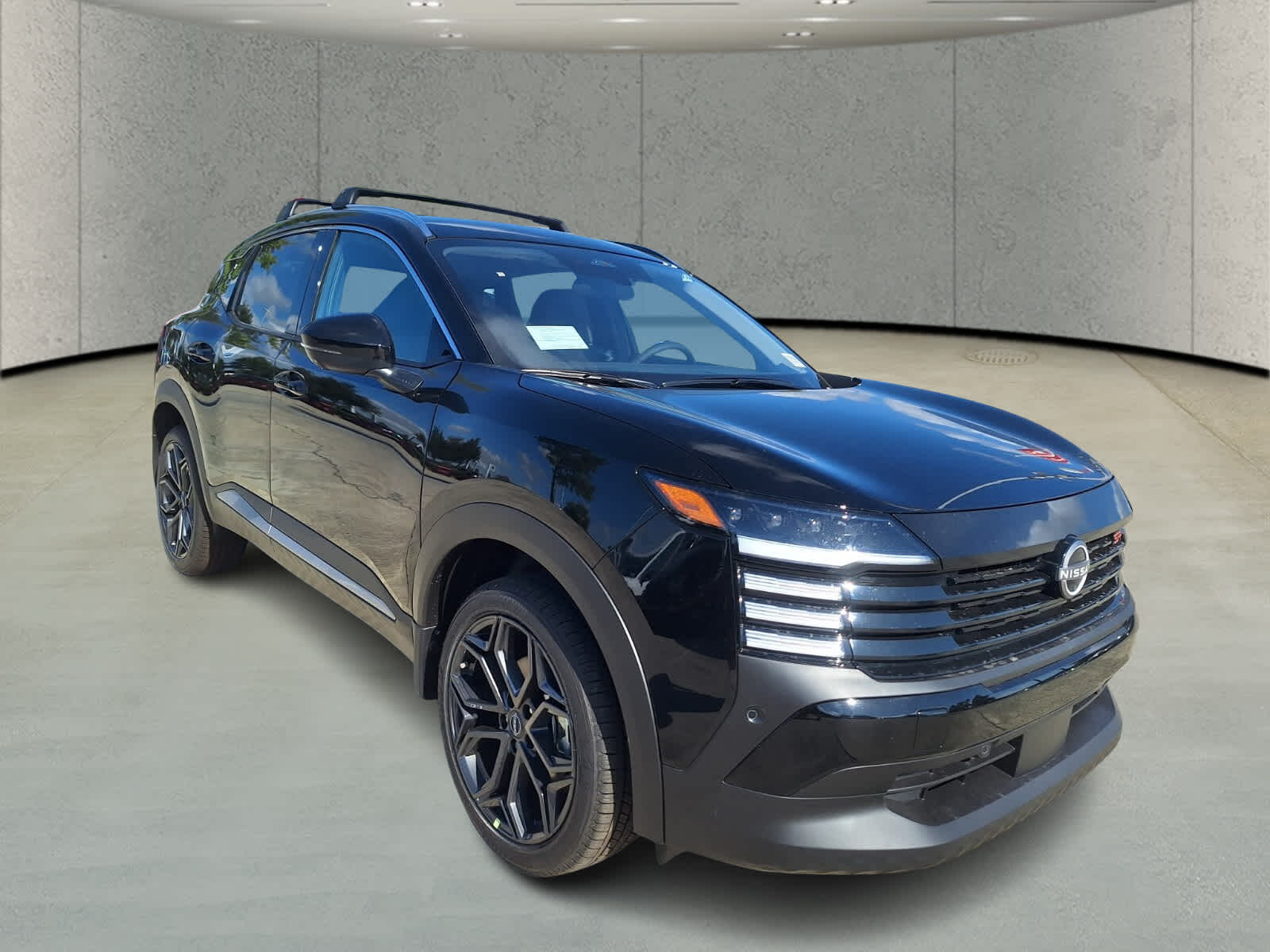 2026 Nissan Kicks SR photo 7