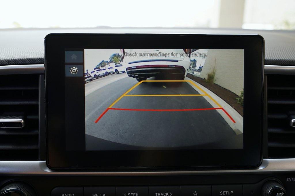2025 Hyundai Venue SEL photo 14