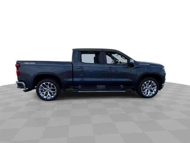 2020 Chevrolet Silverado 1500 LT photo 2