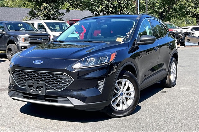 2022 Ford Escape SE photo 3