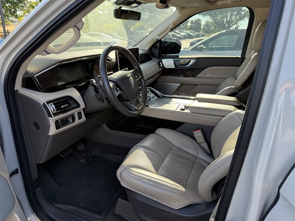 2024 Lincoln Navigator Reserve photo 2