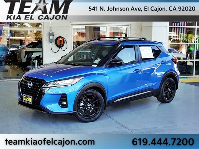 2023 Nissan Kicks SR's photo