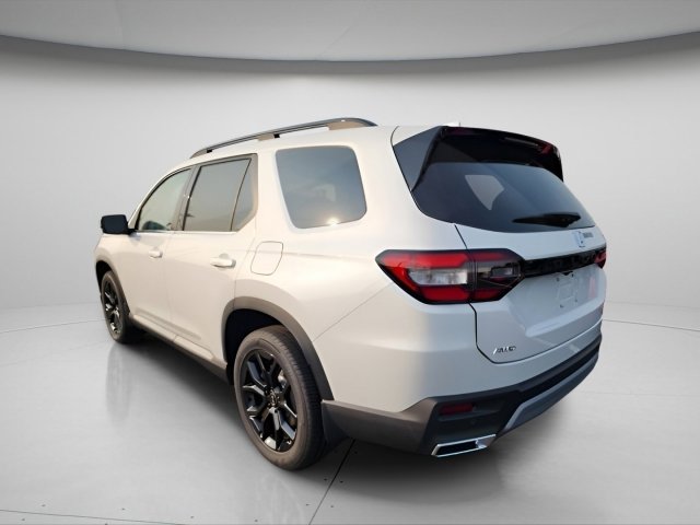 2025 Honda Pilot Touring photo 3