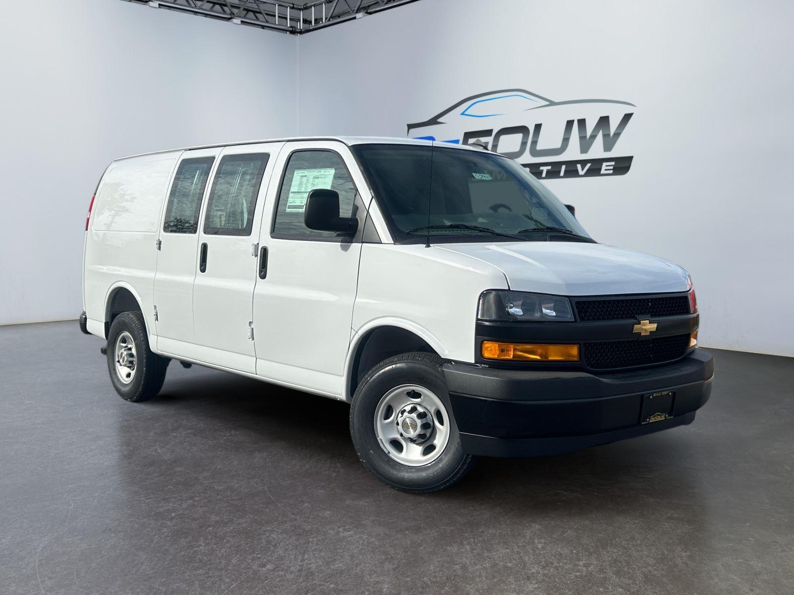 2025 Chevrolet Express Base's photo