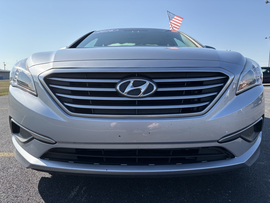2016 Hyundai Sonata SE Eco photo 2