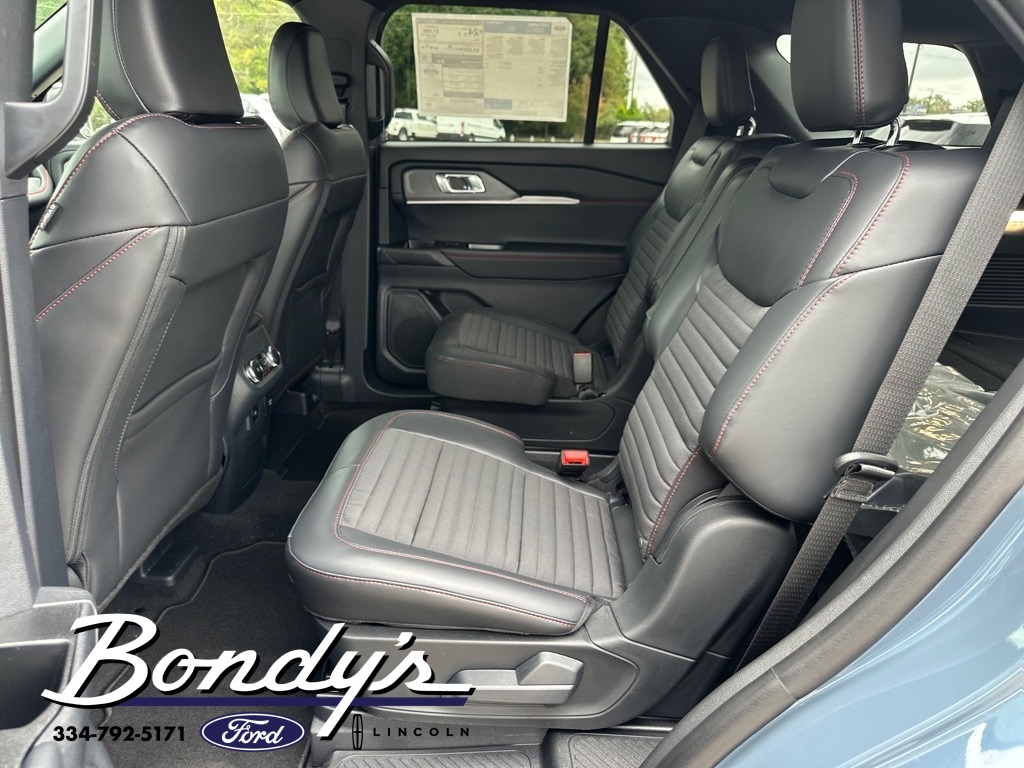 2025 Ford Explorer ST-Line photo 9