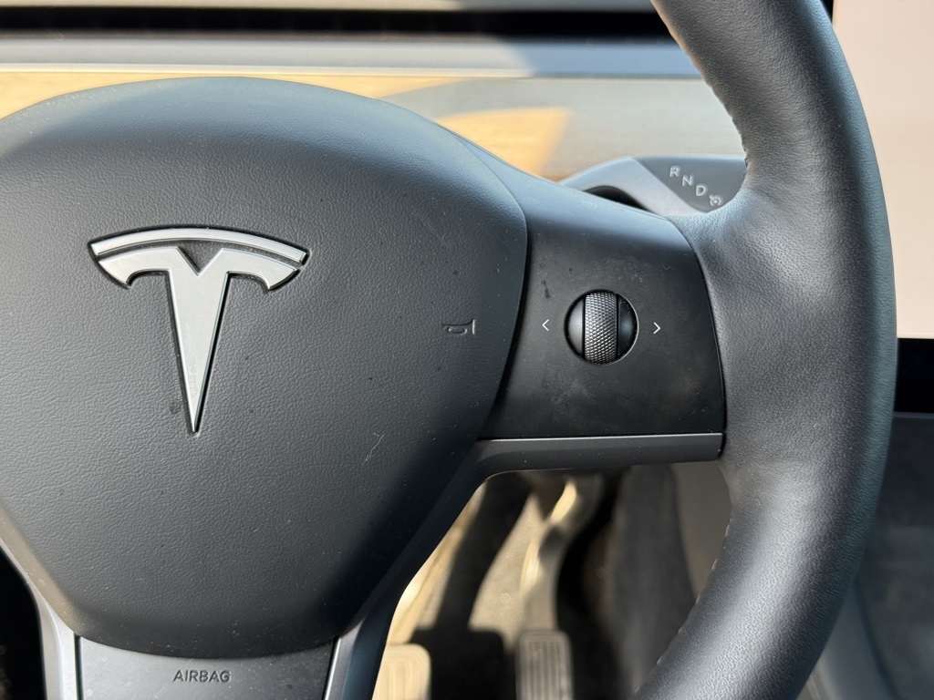 2023 Tesla Model Y Long Range photo 12