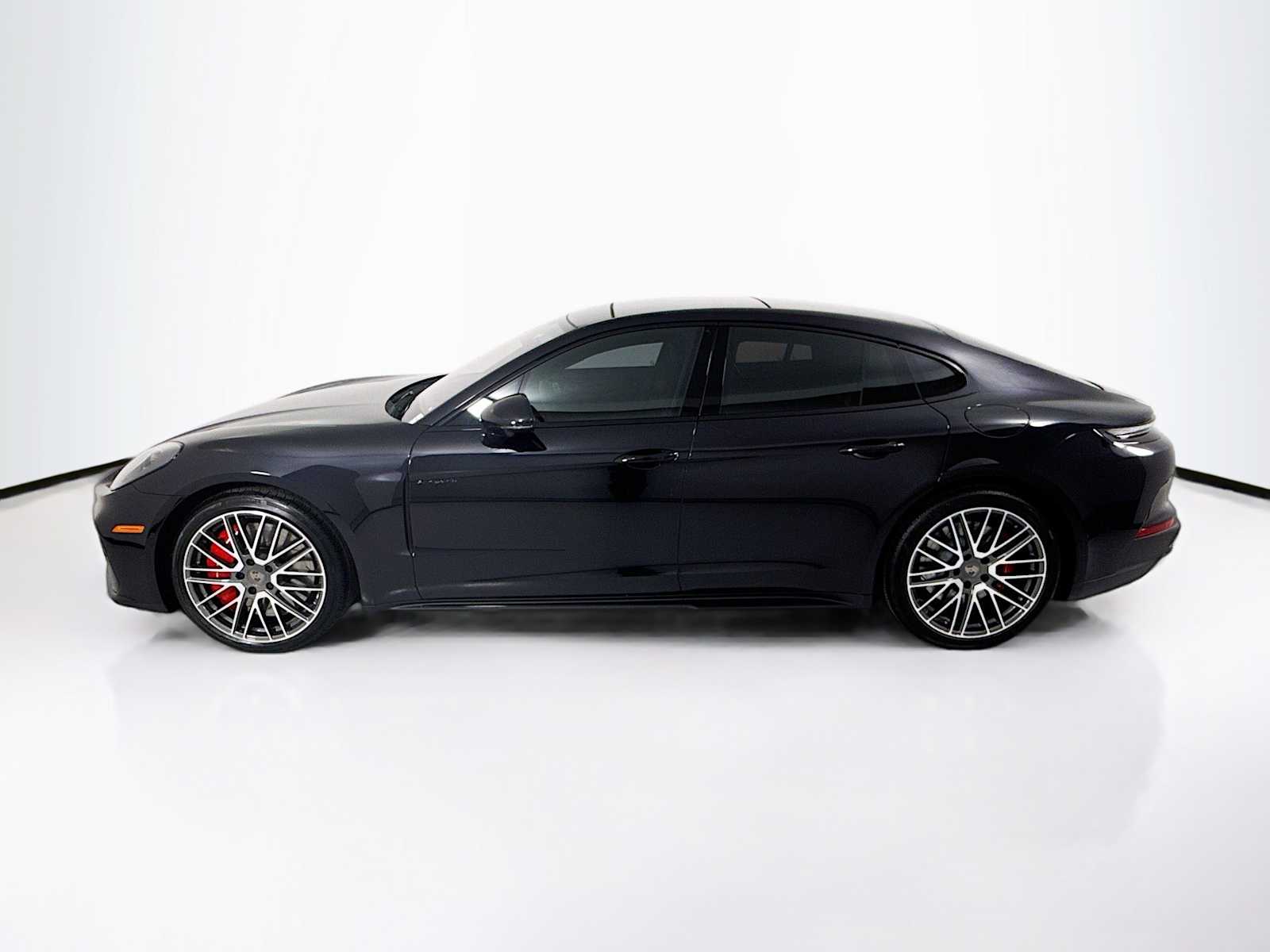 2025 Porsche Panamera Turbo E-Hybrid photo 2