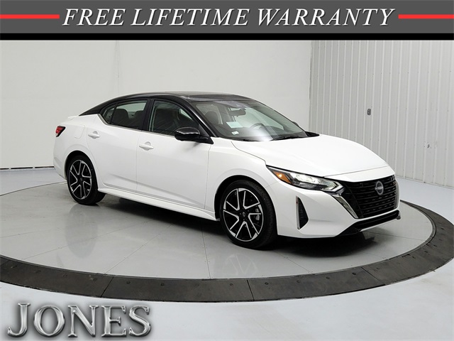 2025 Nissan Sentra SR's photo