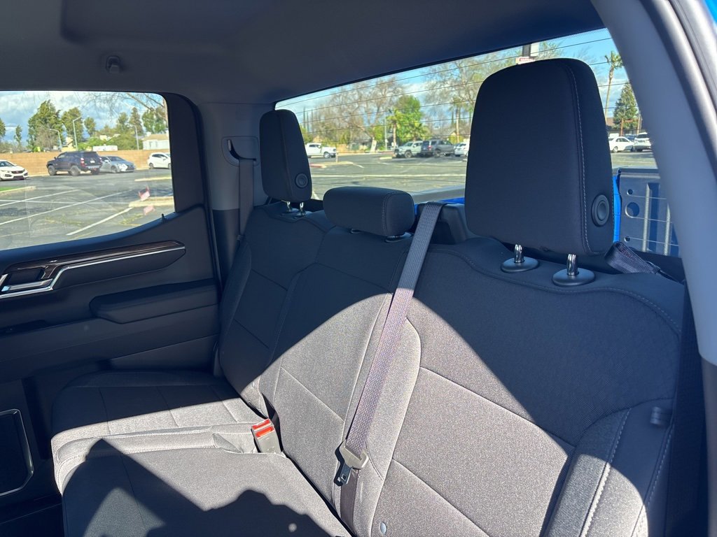 2025 Chevrolet Silverado 1500 LT photo 18