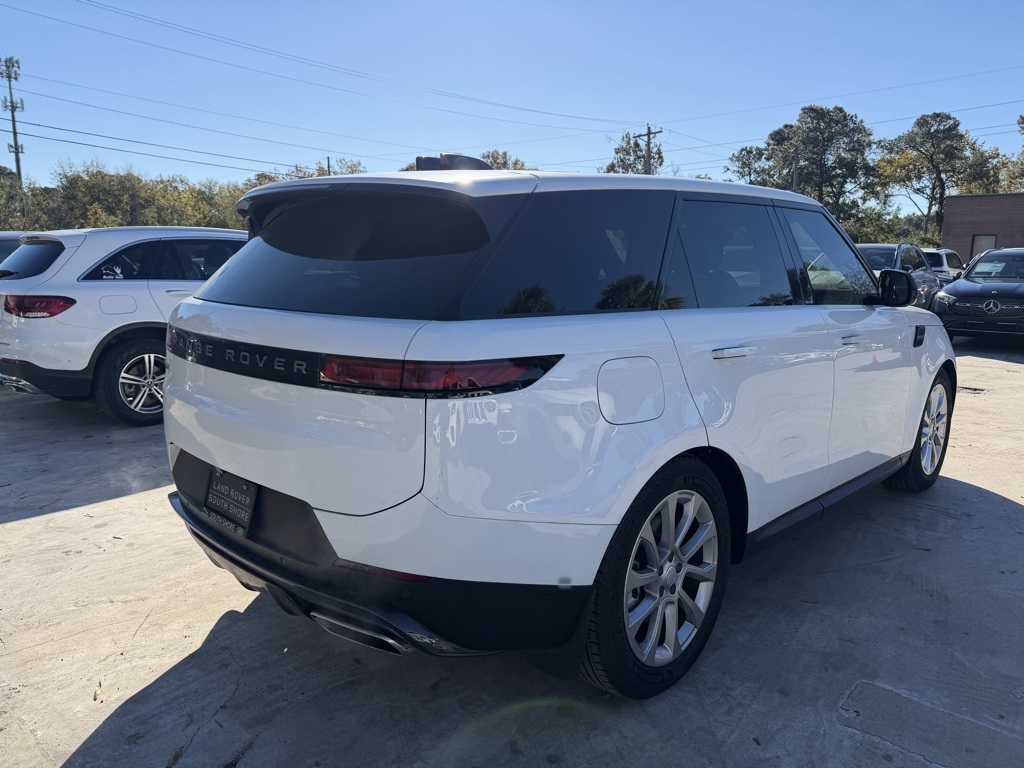 2024 Land Rover Range Rover Sport P360 SE photo 2