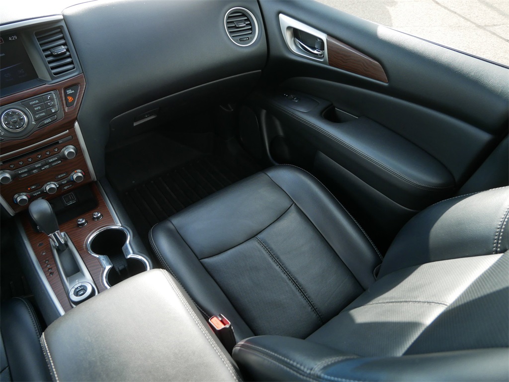 2019 Nissan Pathfinder Platinum photo 13
