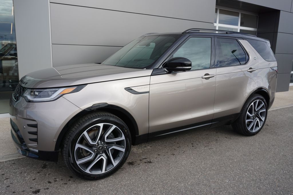 2025 Land Rover Discovery SE photo 3